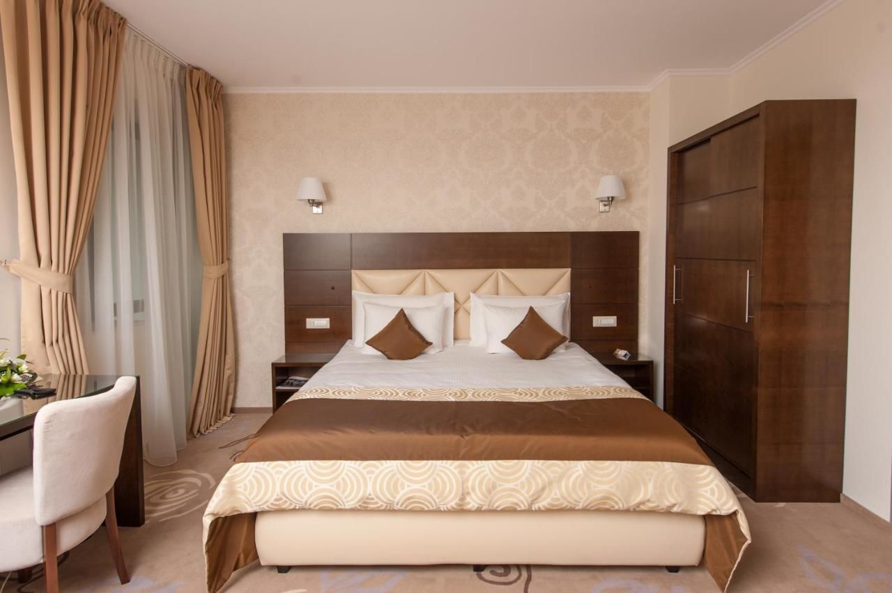Отель Hotel Coroana de Aur Бистрица-9